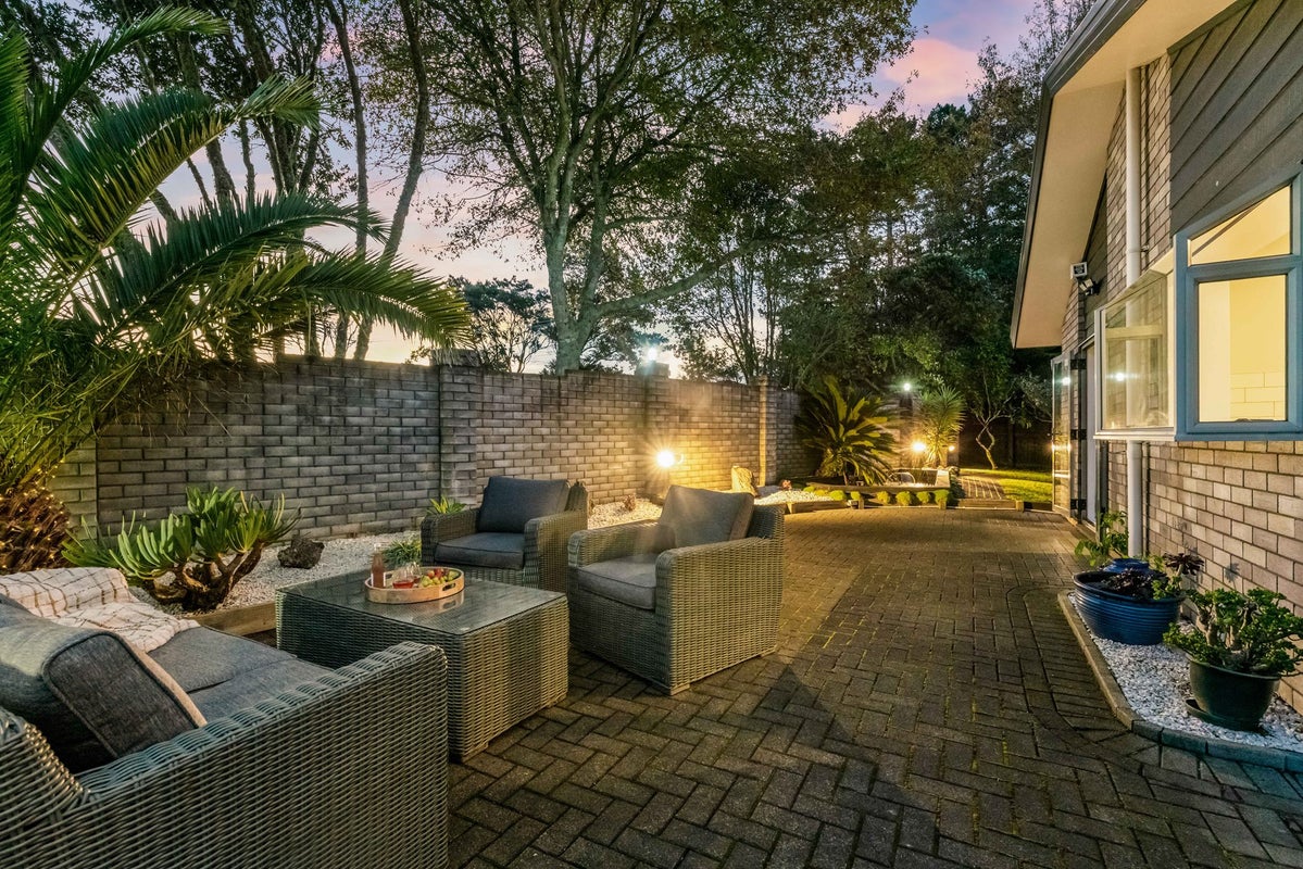 4 Jacinta Grove, Swanson, Auckland - Carousel 2