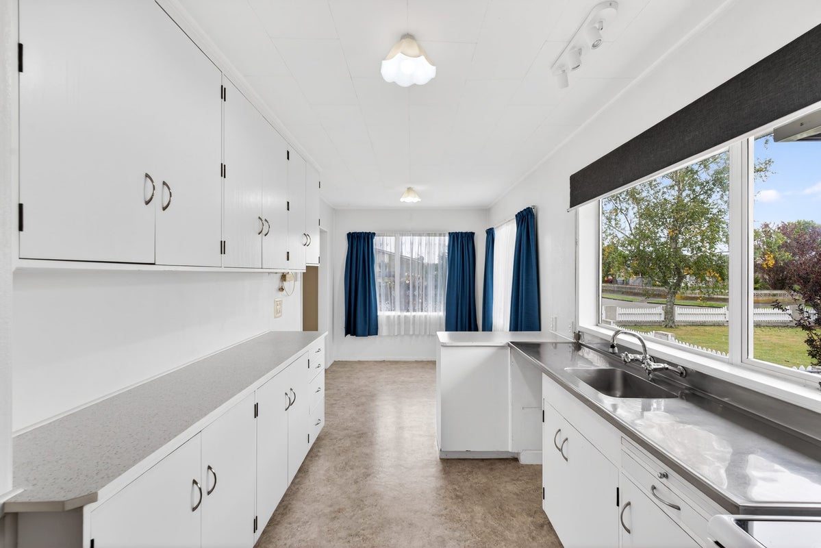 63 Alexander Avenue, Onekawa, Napier - Carousel 1