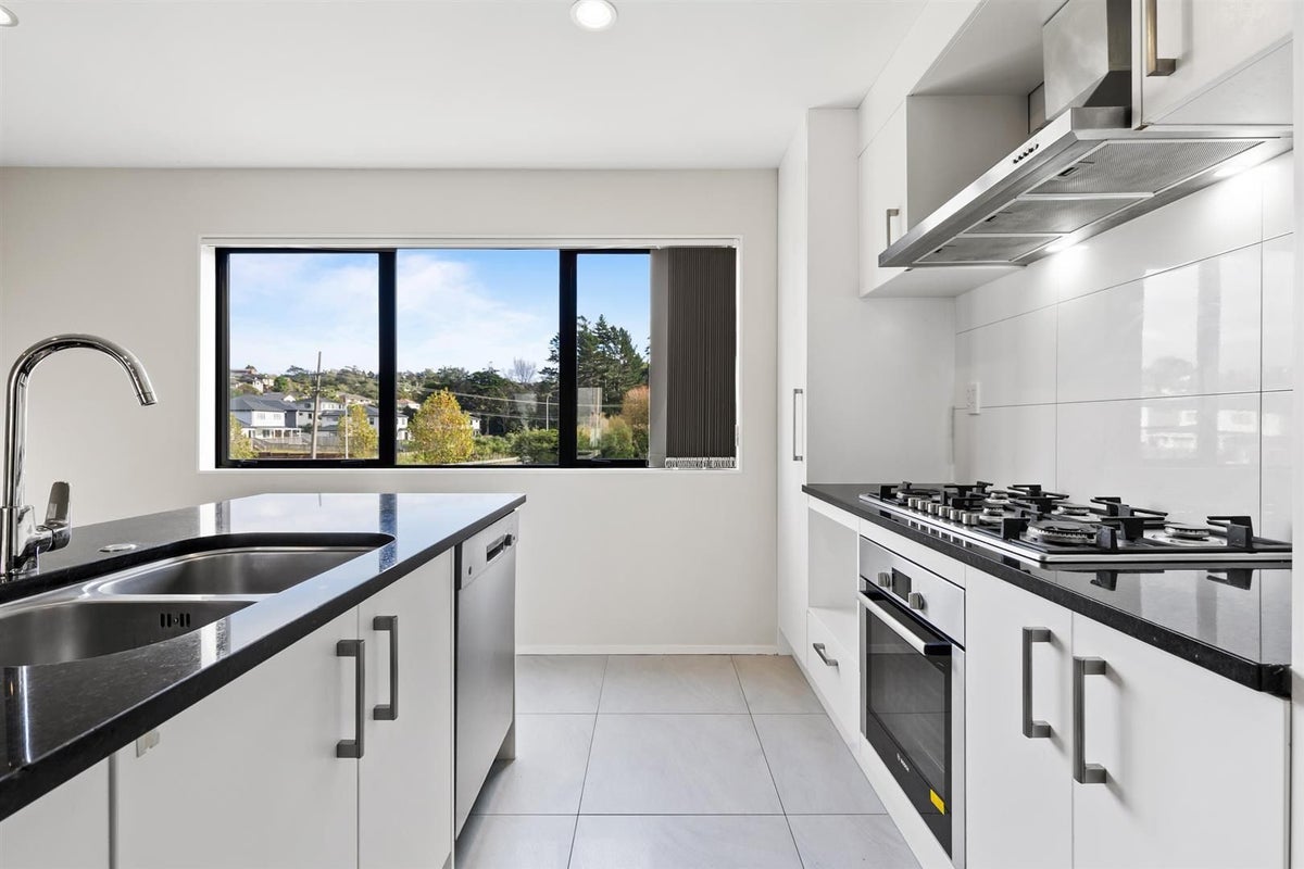 39/5 Perekia Street, Albany, Auckland - Carousel 2