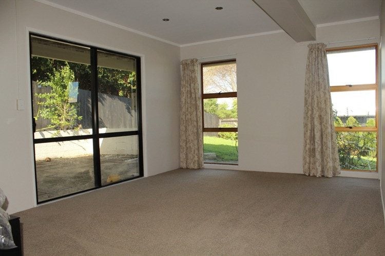 123 Sandspit Road, Shelly Park, Auckland - Carousel 2