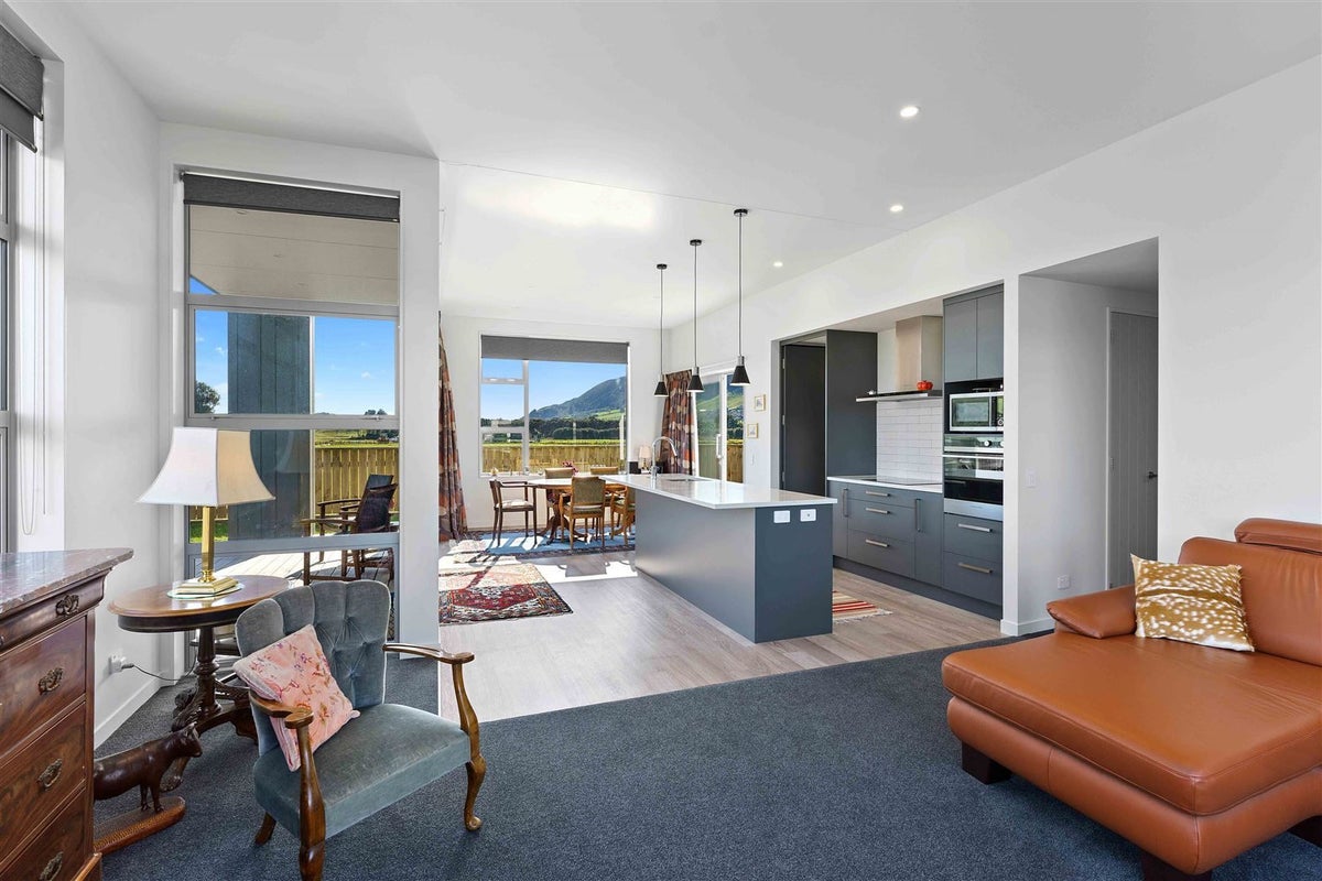5 Tapuhikura Street, Waikanae, Waikanae - Carousel 1