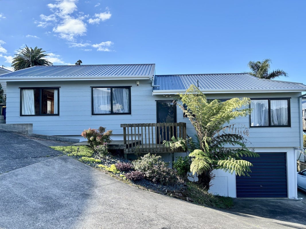 1/11 Sunhaven Avenue, Glenfield, Auckland - Carousel 1