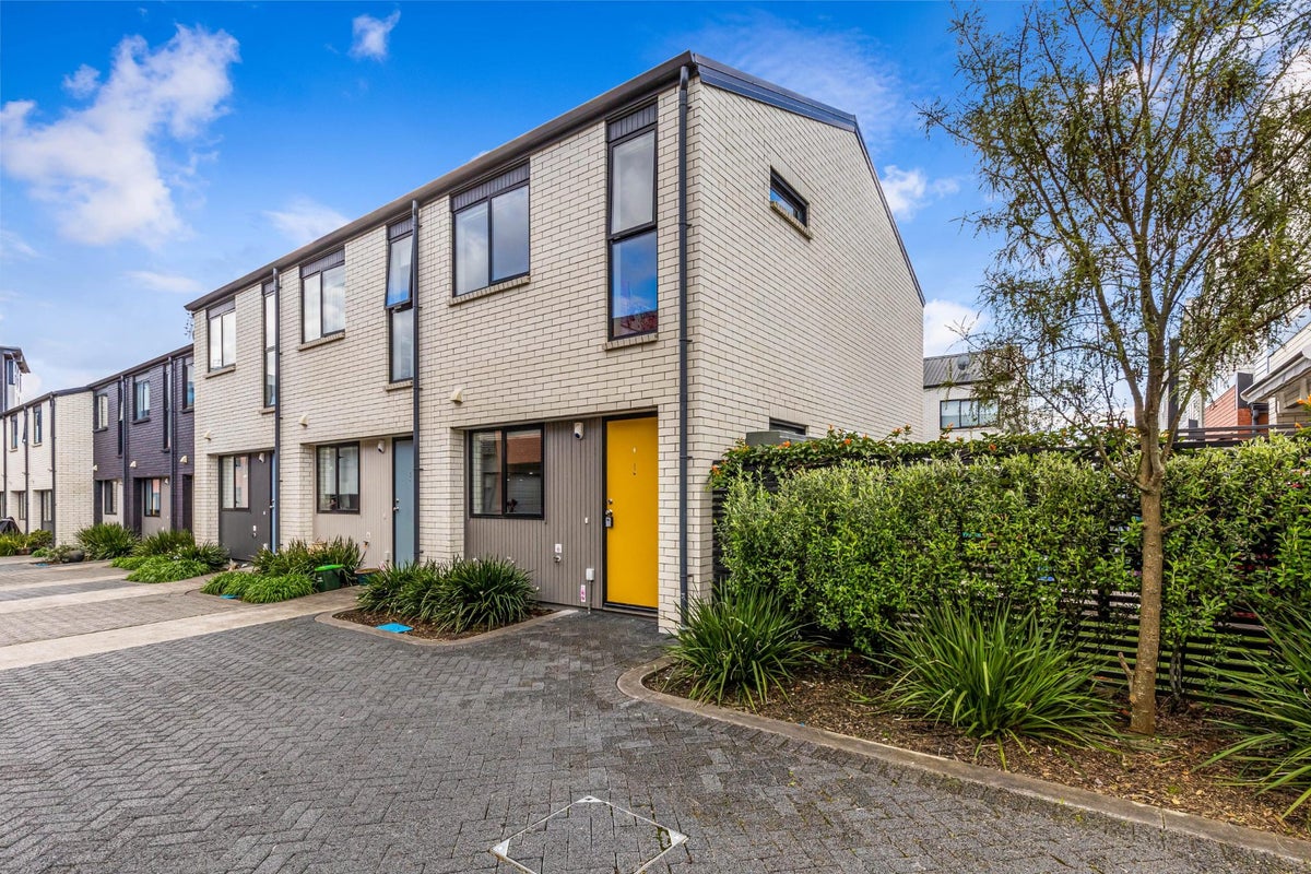 1 Kerewhenua Crescent, Hobsonville, Auckland - Carousel 2