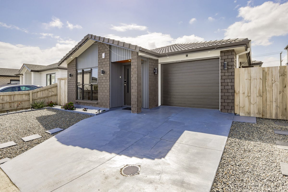 18 Survila Street, Takanini, Auckland - Carousel 16
