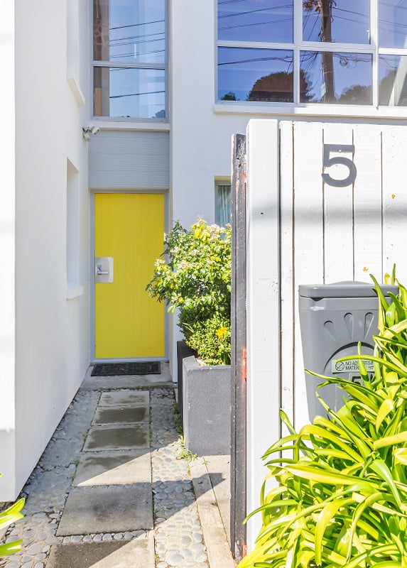 5 Cross Street, Karori, Wellington - Carousel 2