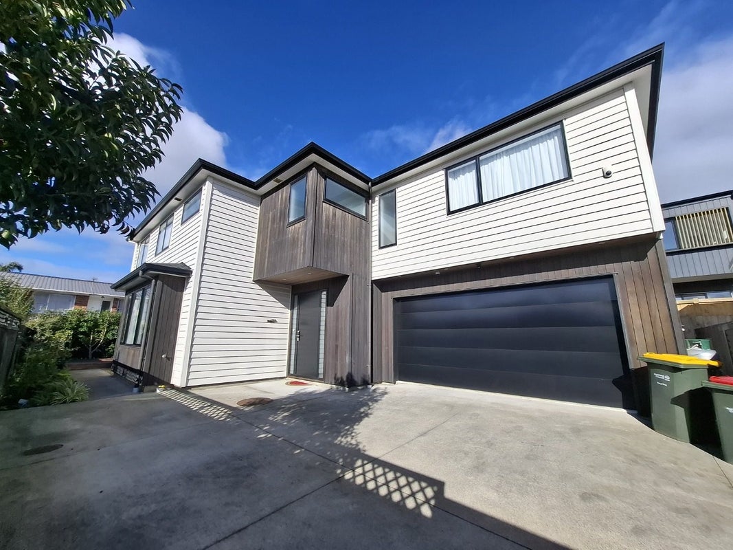 116A Carrington Road, Mount Albert, Auckland - Carousel 1