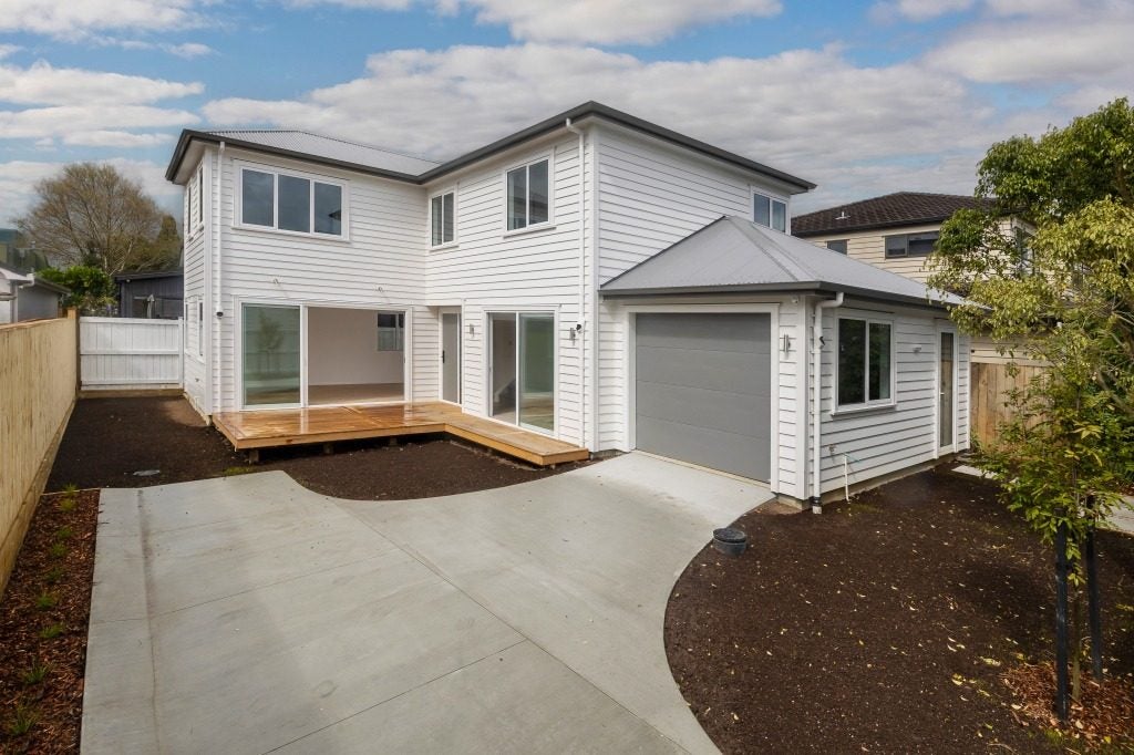 45A Wainui Avenue, Point Chevalier, Auckland - Carousel 1