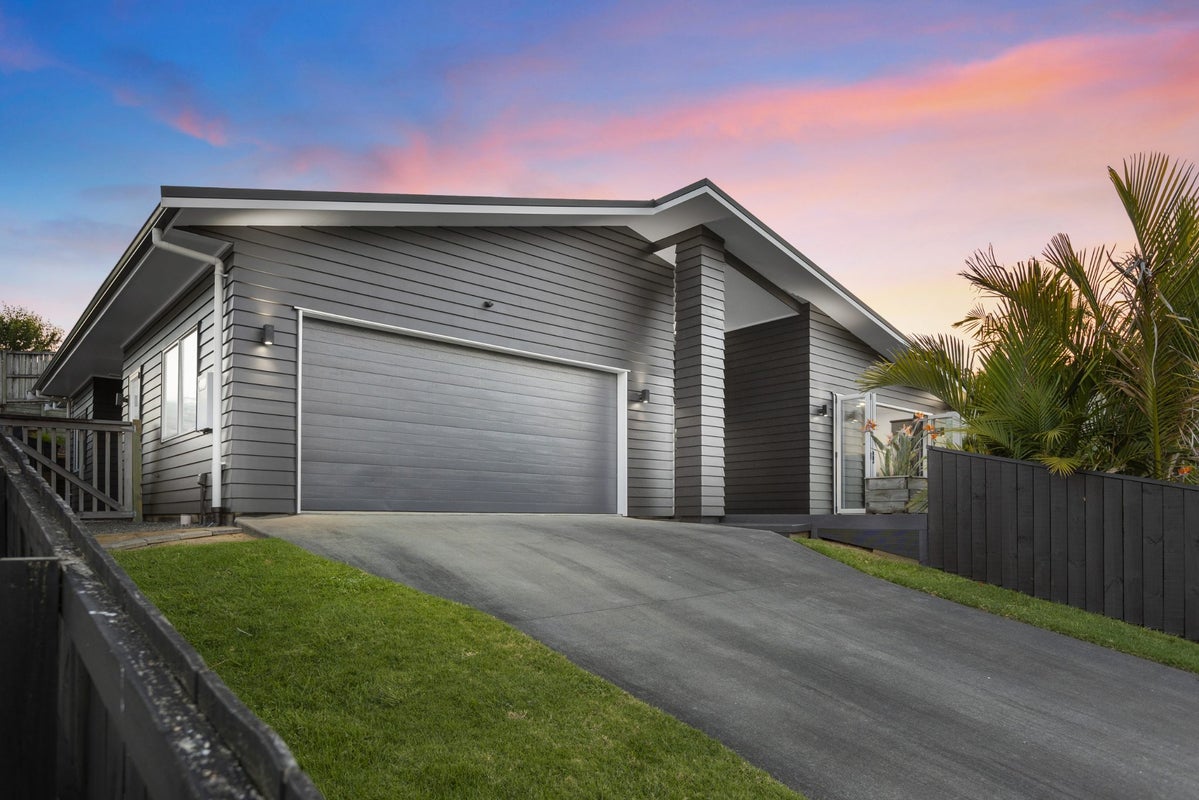 19 Merlot Drive, Pyes Pa, Tauranga - Carousel 2
