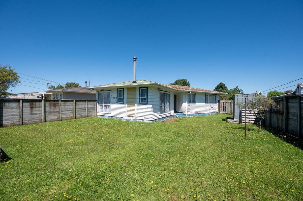 46 Kea Street, Selwyn Heights, Rotorua - Carousel 1