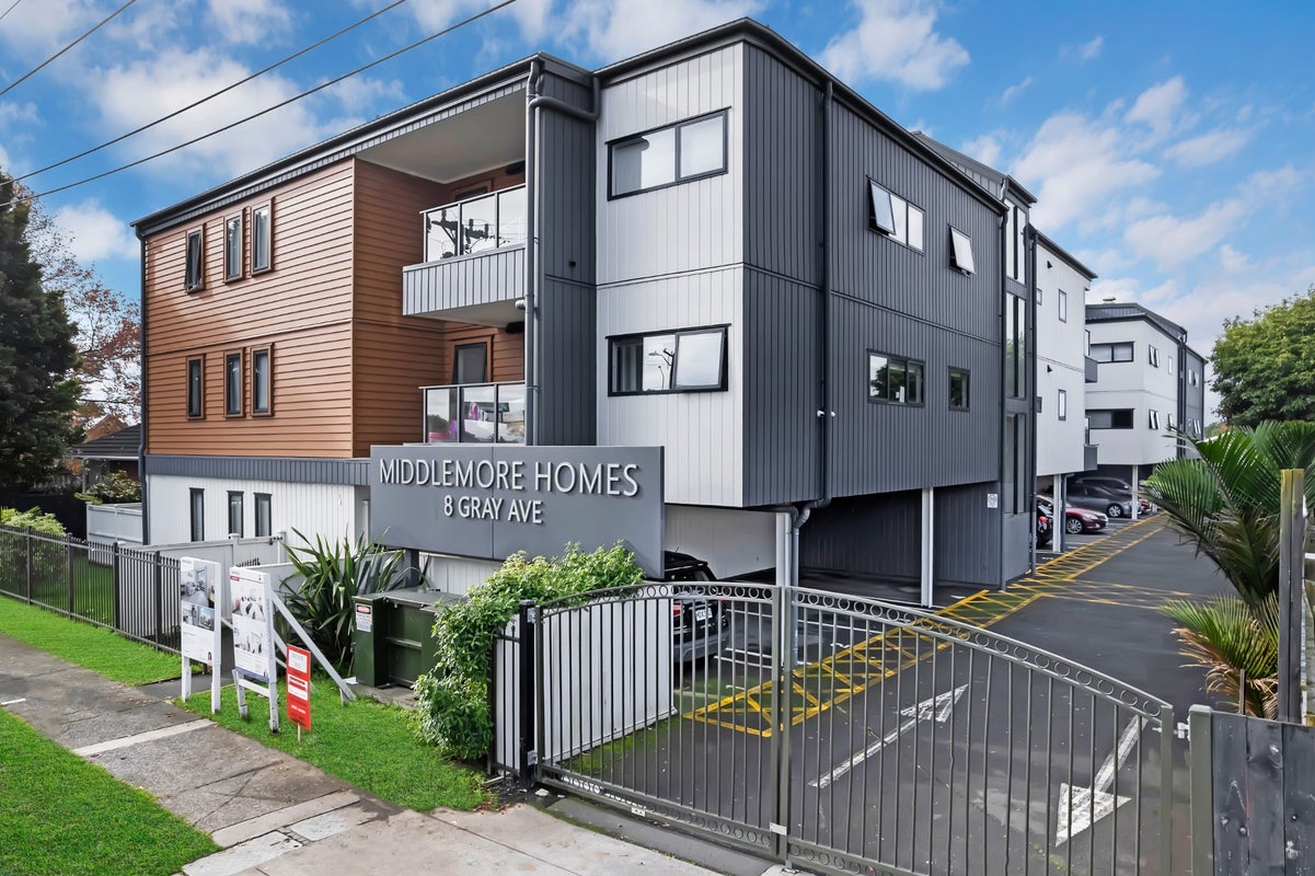 111/8 Gray Avenue, Mangere East, Manukau City, Auckland - Carousel 1