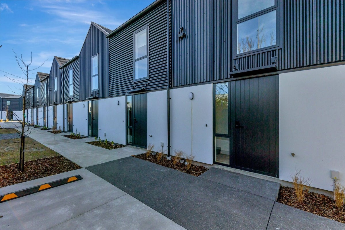 1/9 Grove Road, Addington, Christchurch - Carousel 1