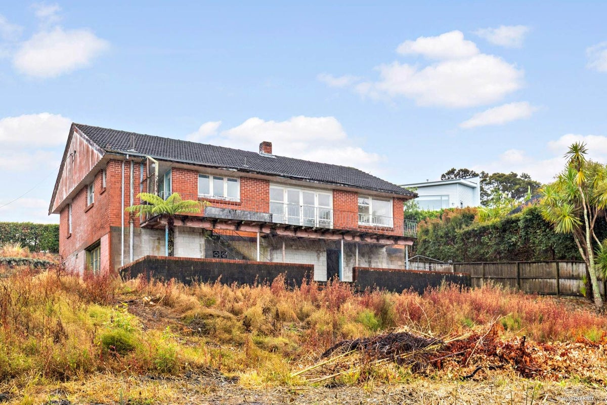 28 Parr Terrace, Castor Bay, Auckland - Carousel 2