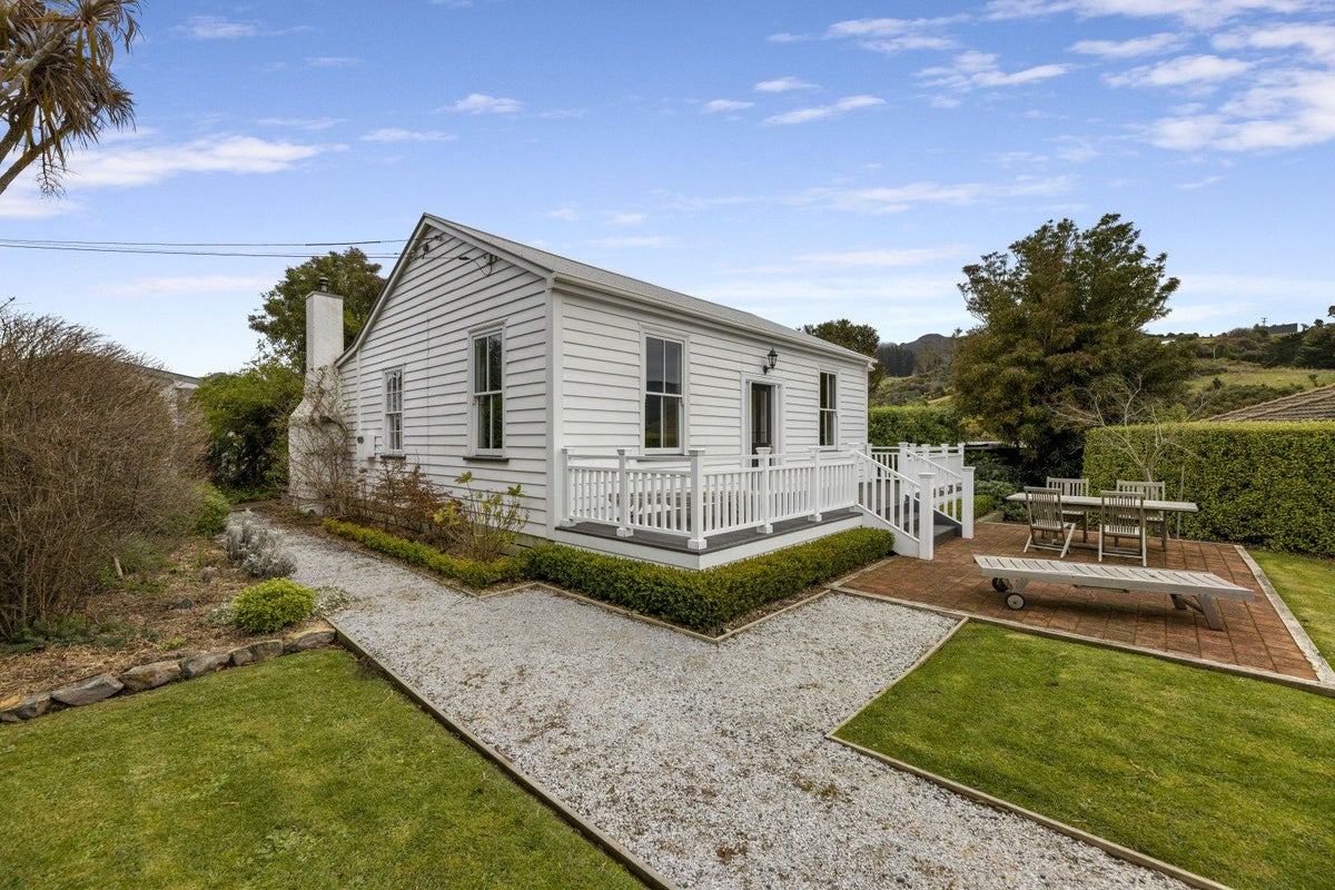 2 Downes Road, Roseneath, Port Chalmers - Carousel 1