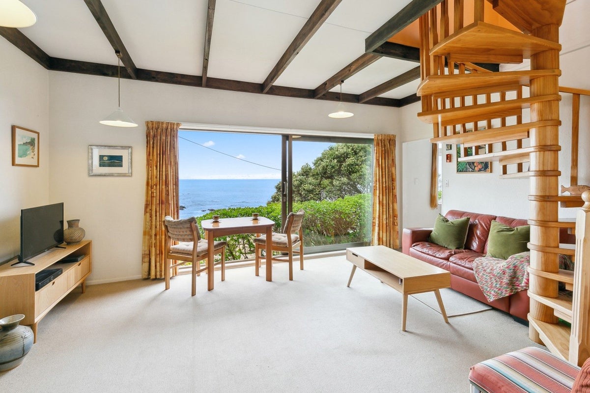 140 The Esplanade, Houghton Bay, Wellington - Carousel 2
