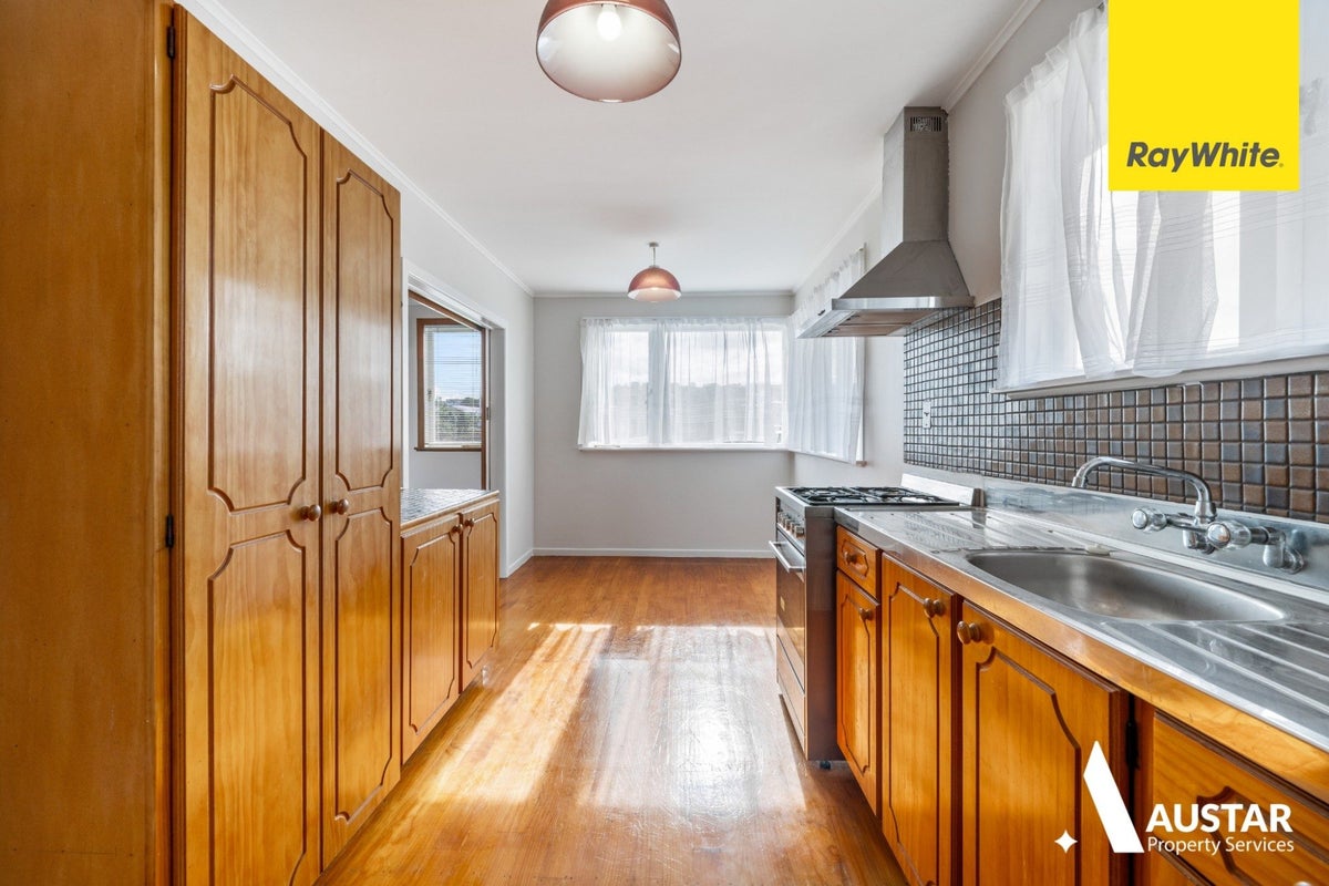 4 Jamaica Place, Blockhouse Bay, Auckland - Carousel 2