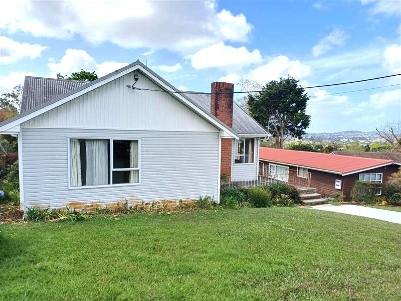 20 Roland Hill, Glen Eden, Auckland - Carousel 1