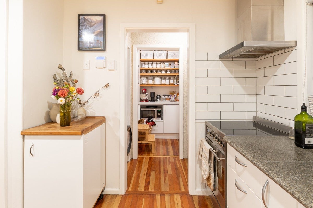7 Nicholson Street, Mayfair, Hastings - Carousel 2