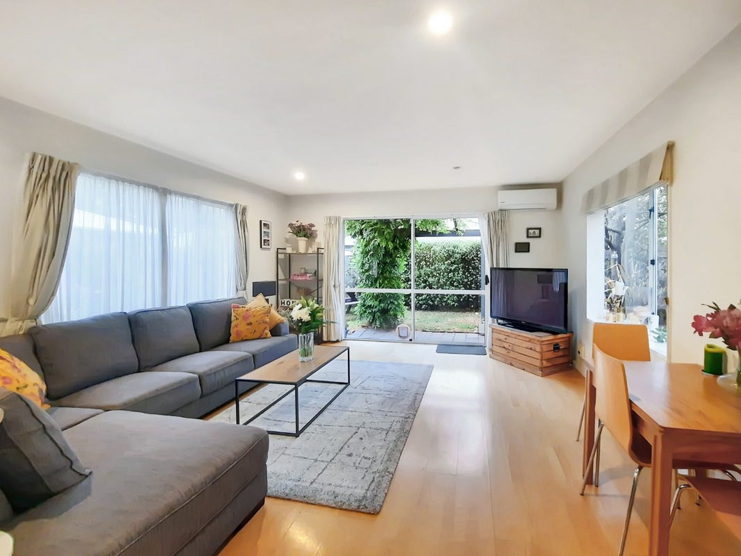 24 Coles Place, St Albans, Christchurch - Carousel 2