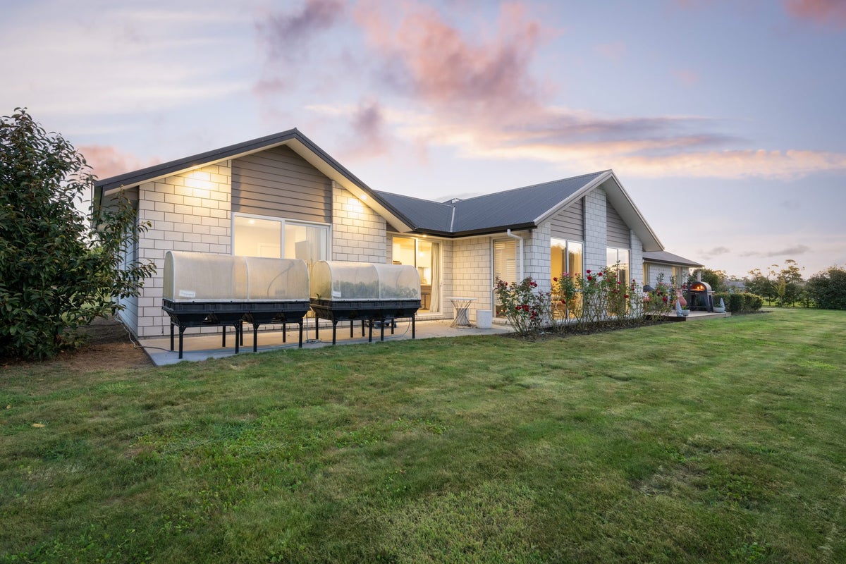 15B Lowe Road, Rukuhia, Hamilton - Carousel 2