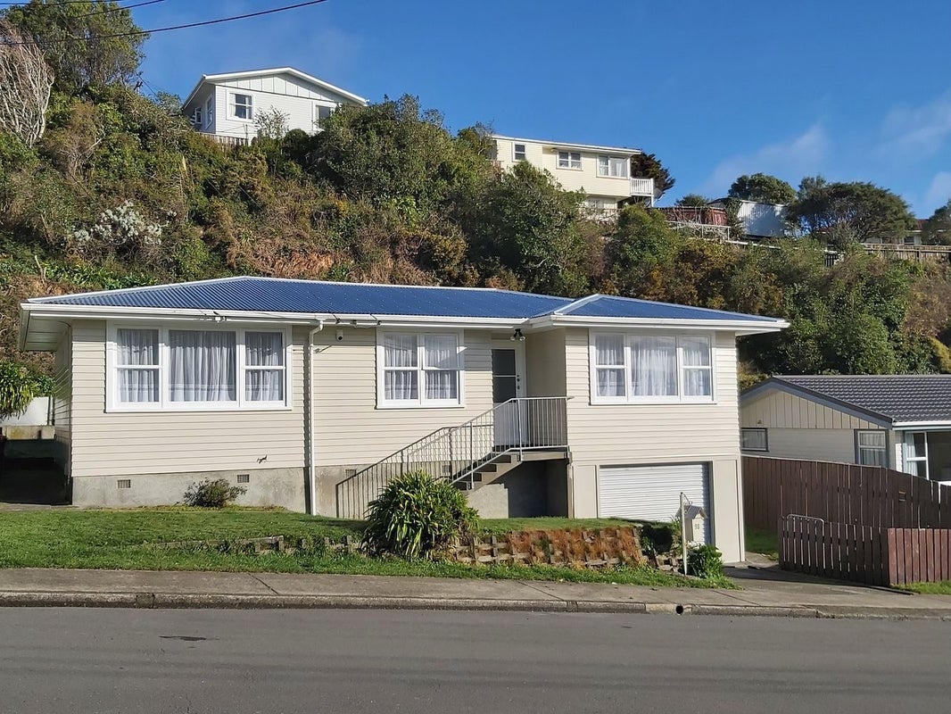 98 Beazley Avenue, Paparangi, Wellington - Carousel 13
