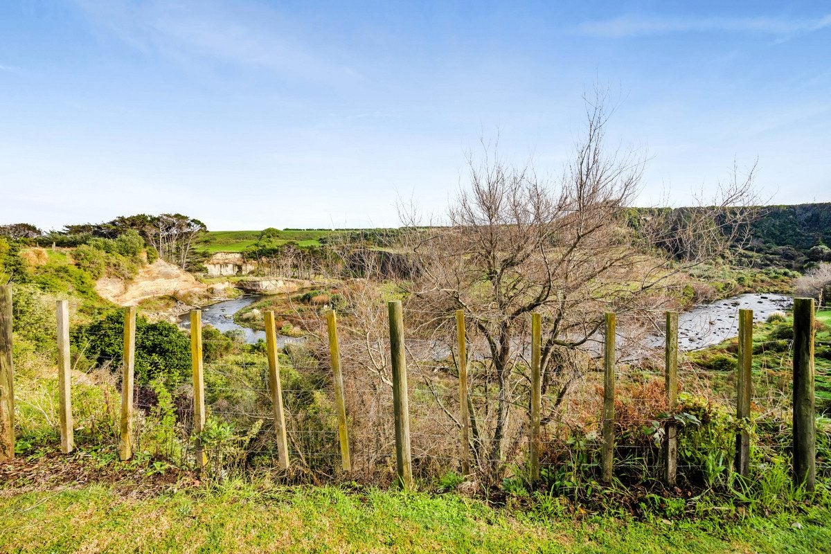 14 Ohawe Terrace, Ohawe, Hawera - Carousel 22