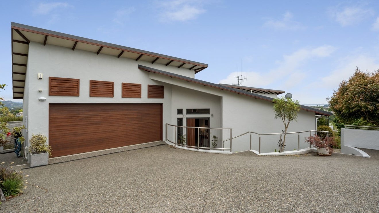 25 La Cumbre Close, Bethlehem, Tauranga - Carousel 1