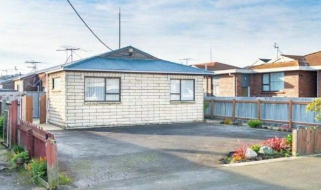 17C Prince Albert Road, Saint Kilda, Dunedin - Carousel 1