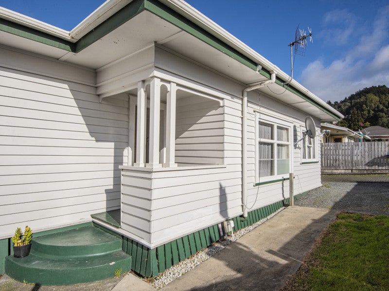 11 Selwyn Avenue, Avenues, Whangarei - Carousel 1