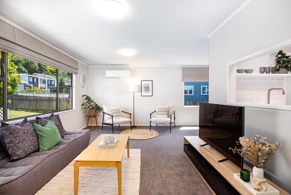 176A Queens Drive, Lyall Bay, Wellington - Carousel 2