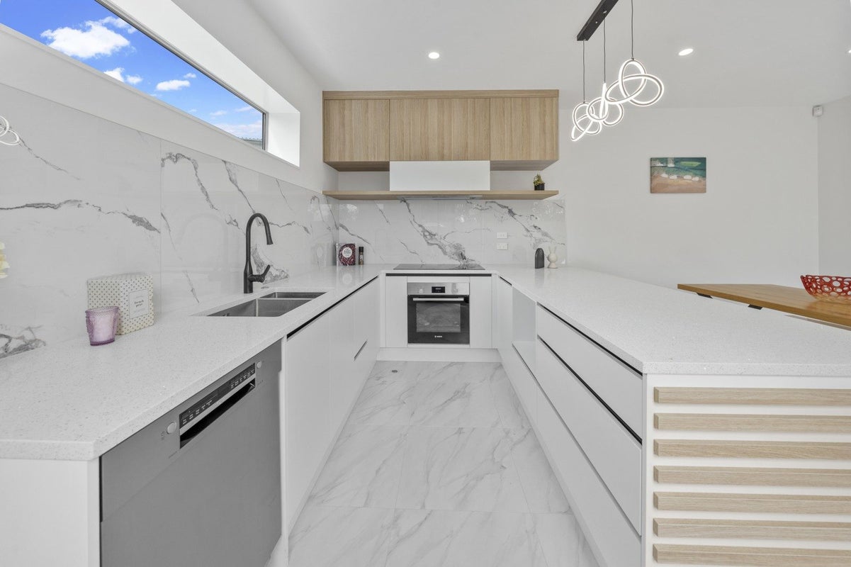 298E Sunset Road, Windsor Park, Auckland - Carousel 2