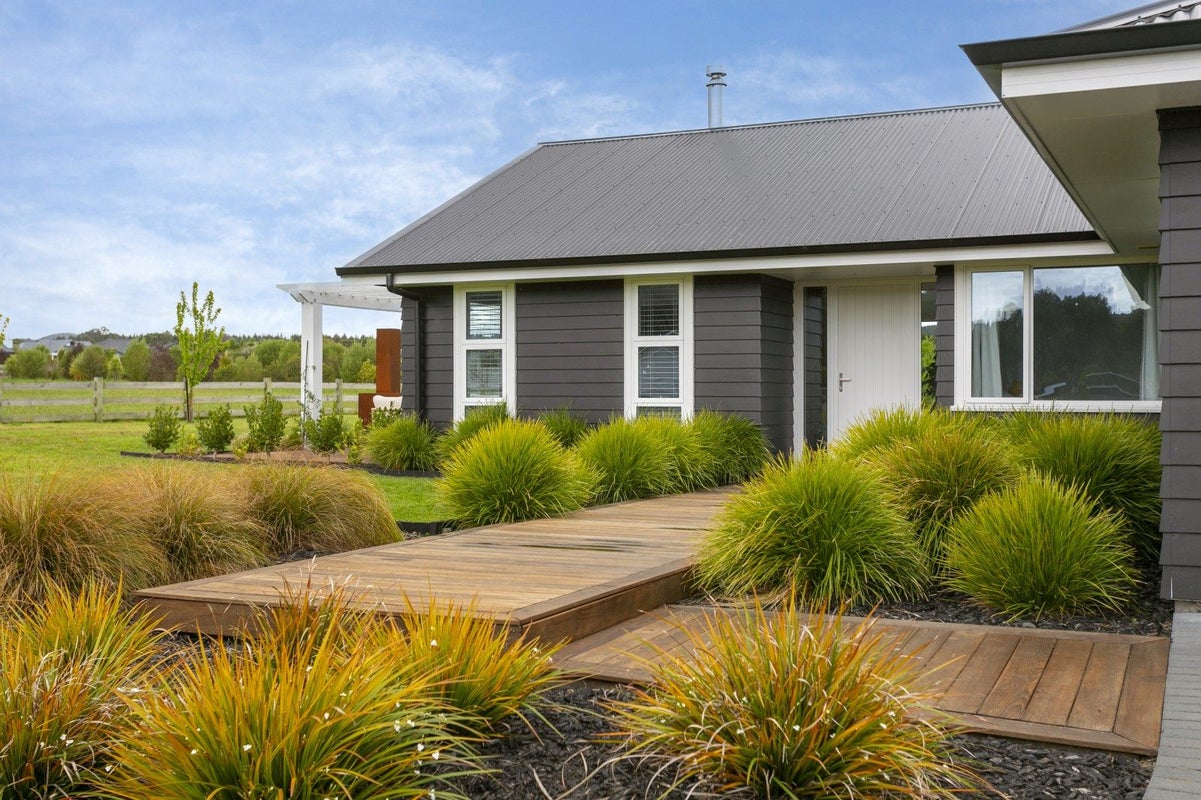 6 Kahikatea Drive, Kinloch, Taupo - Carousel 2