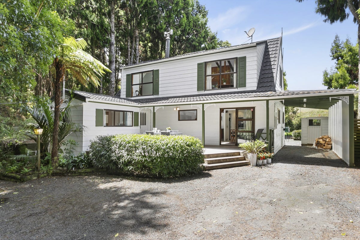 25 Napuka Road, Henderson Valley, Auckland - Carousel 1