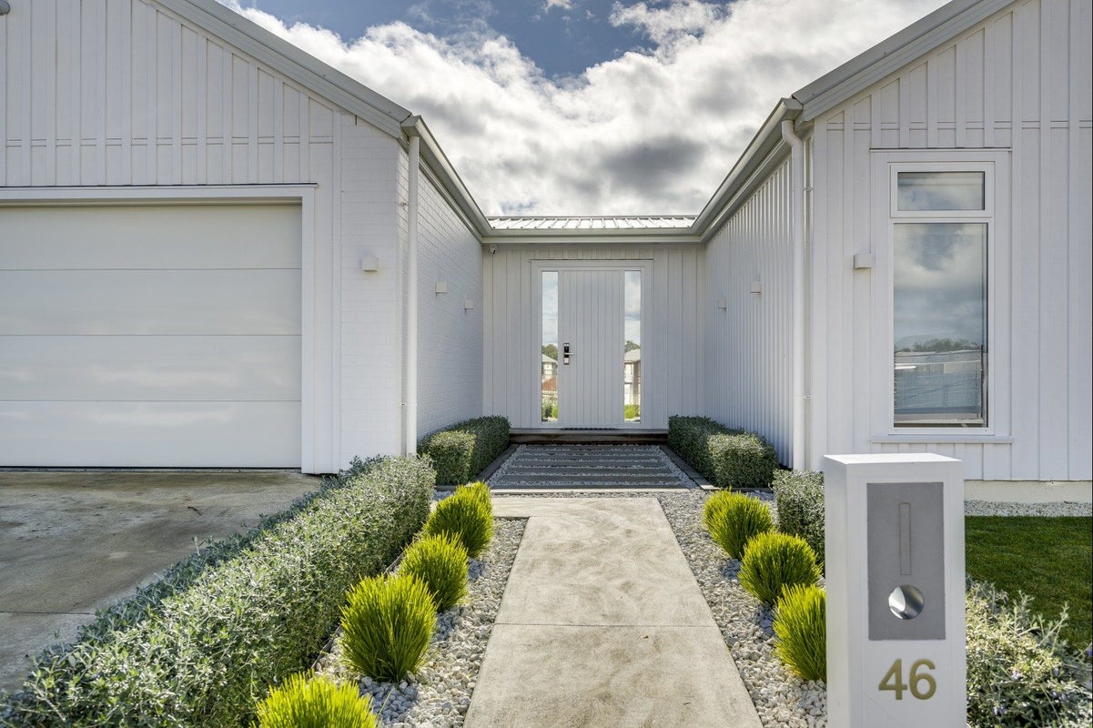 46 Kenny Road, Te Awa, Napier - Carousel 1