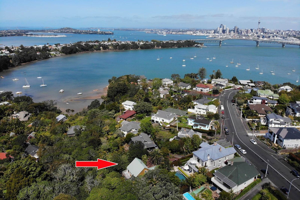 63 Hinemoa Street, Birkenhead, Auckland - Carousel 1