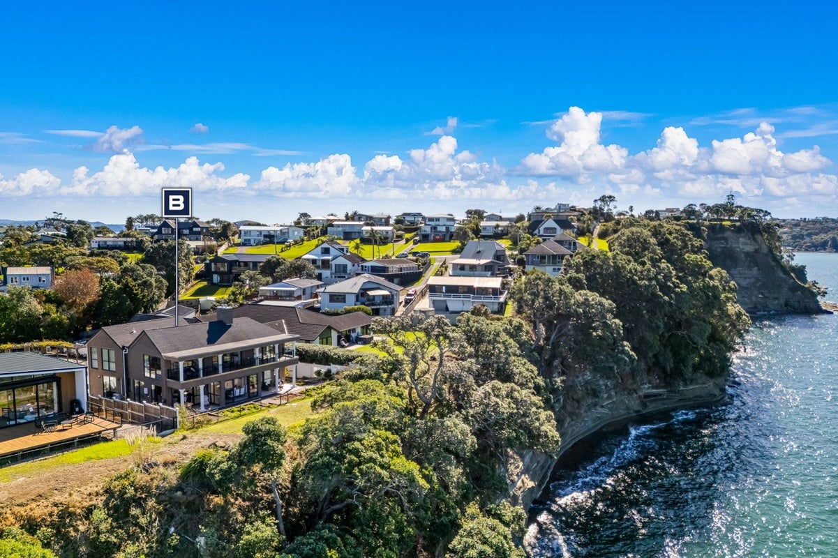 28 East Point, Manly, Whangaparaoa - Carousel 1