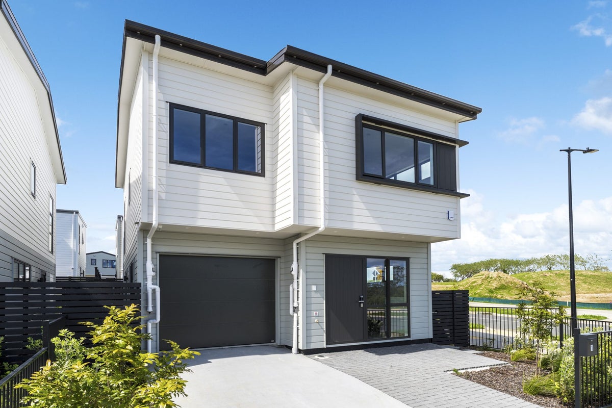 1 Greenbrier Street, Westgate, Auckland - Carousel 9