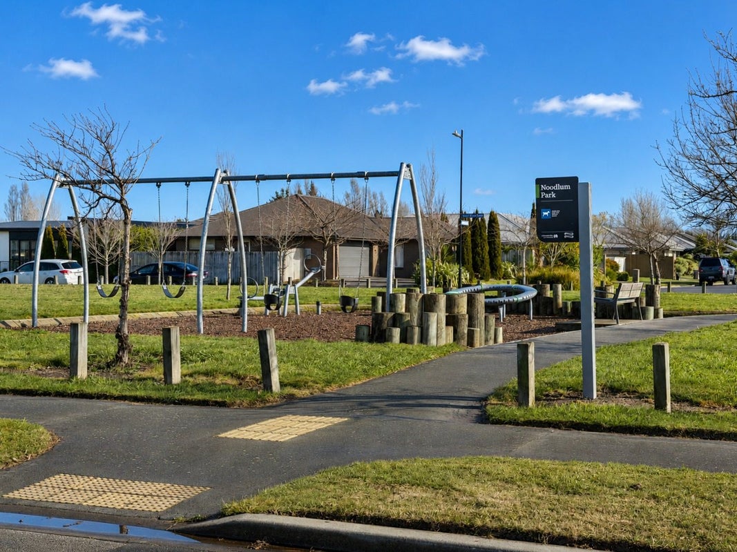 1 Robalan Close, Halswell, Christchurch - Carousel 17
