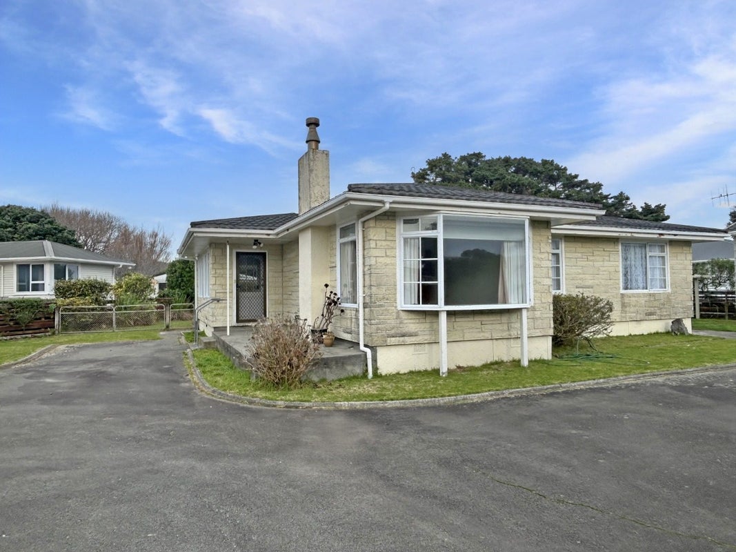 34 Te Kupe Road, Paraparaumu Beach, Paraparaumu - Carousel 1