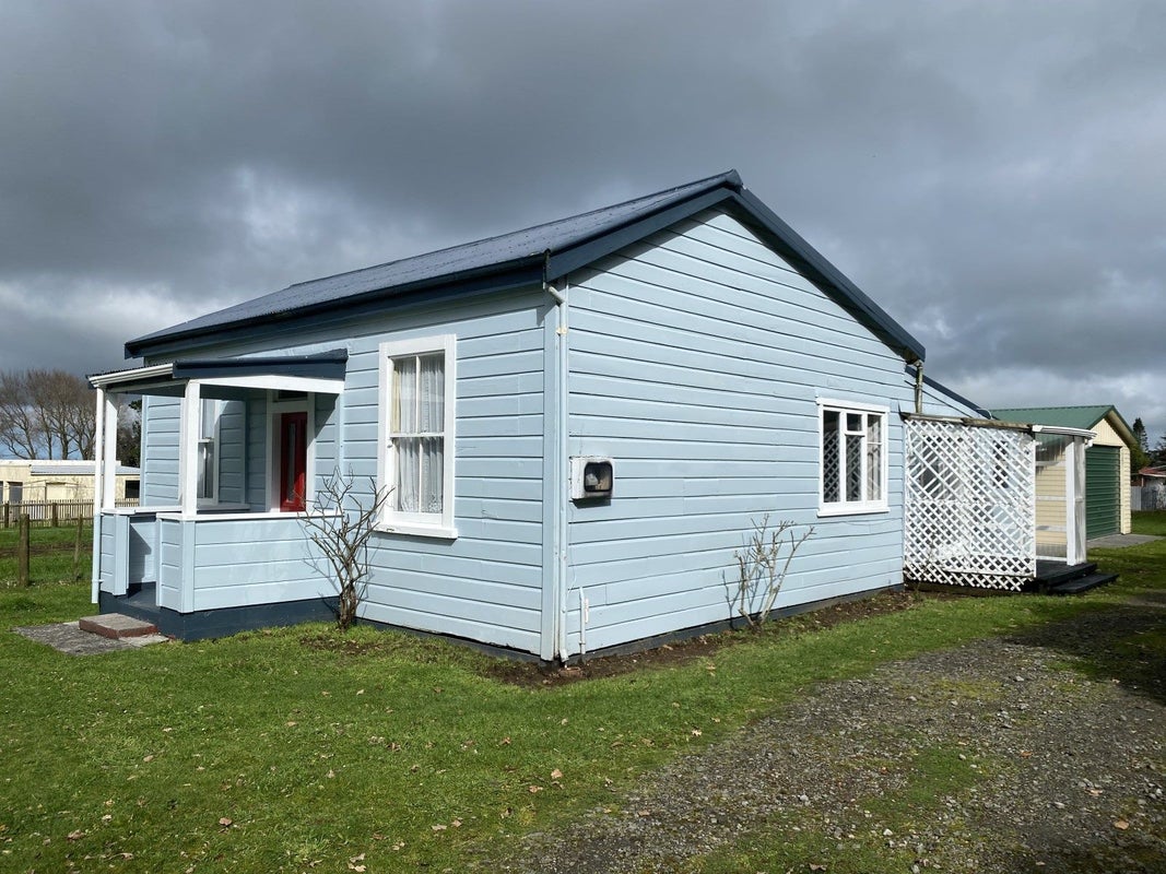 71 Egmont Street, Hawera - Carousel 2