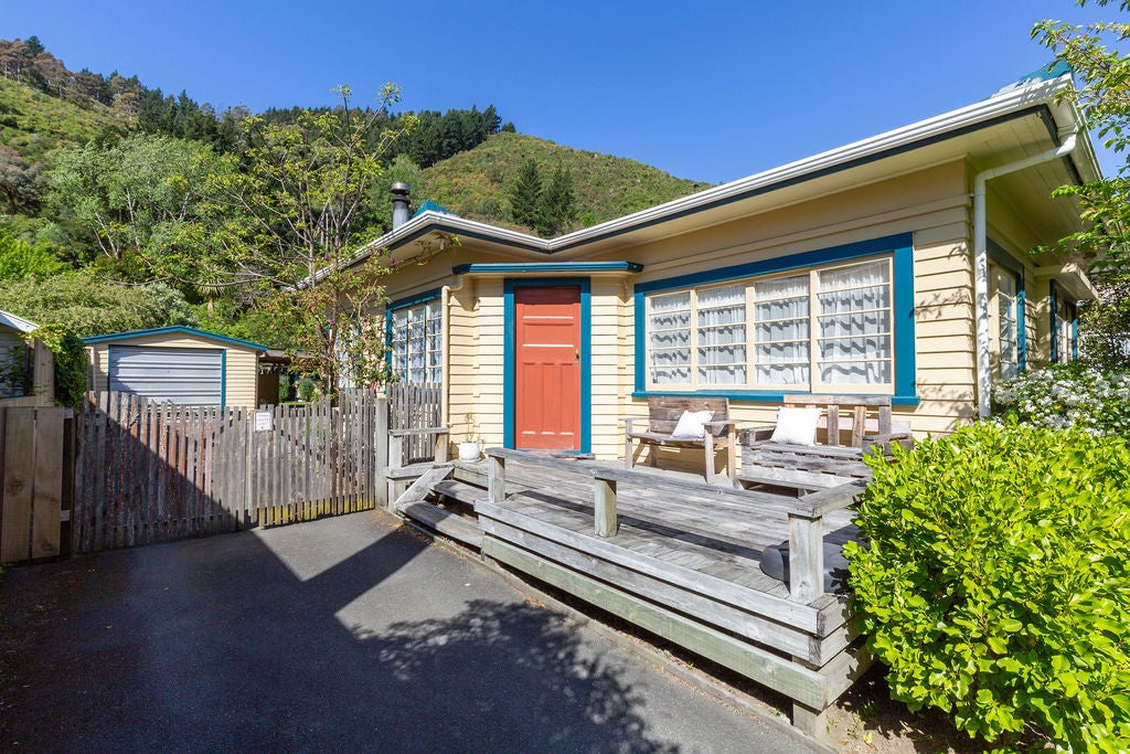 113 Brook Street, The Brook, Nelson - Carousel 1