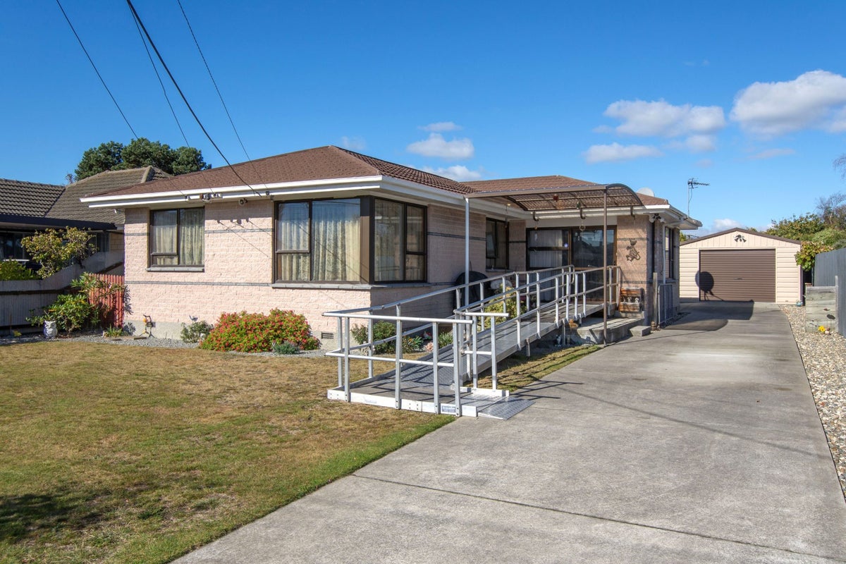 83 Vancouver Crescent, Wainoni, Christchurch - Carousel 15