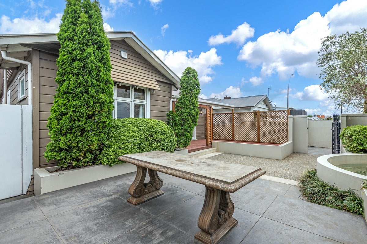 46 Linton Street, West End, Palmerston North - Carousel 2