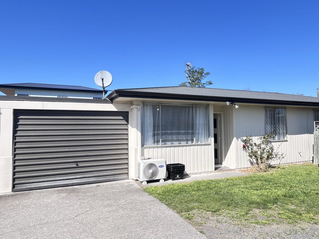 2/806 Lyell Street, Akina, Hastings - Carousel 1