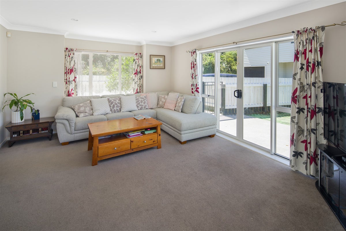 19A Wantwood Grove, Churton Park, Wellington - Carousel 2