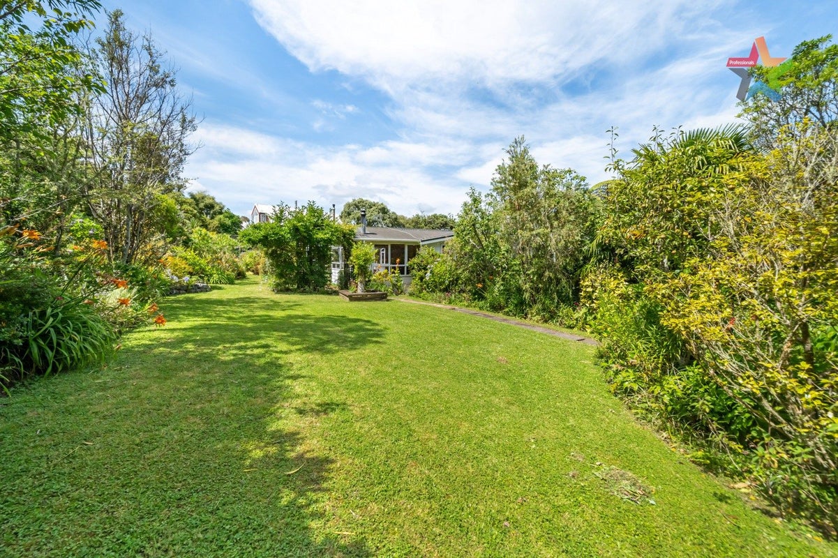 7 Palm Grove, Belmont, Lower Hutt - Carousel 2