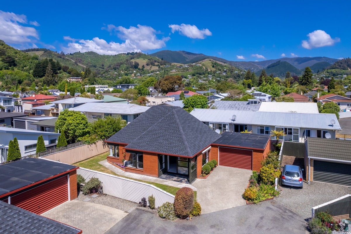9 Jenville Way, The Wood, Nelson - Carousel 1