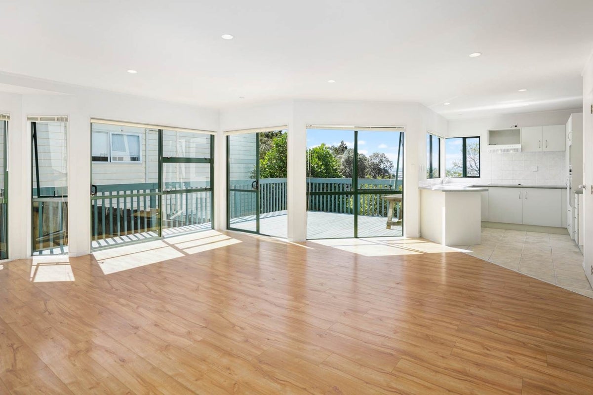 242 Hillsborough Road, Hillsborough, Auckland - Carousel 12