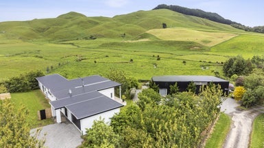 44A Mountain View Drive, Manakau, Otaki - Carousel 1