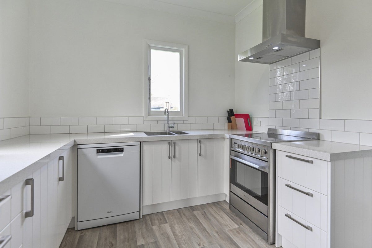 302 Charles Street, Saint Leonards, Hastings - Carousel 2