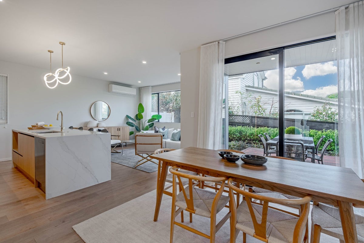 8A Ringwood Street, Torbay, Auckland - Carousel 2